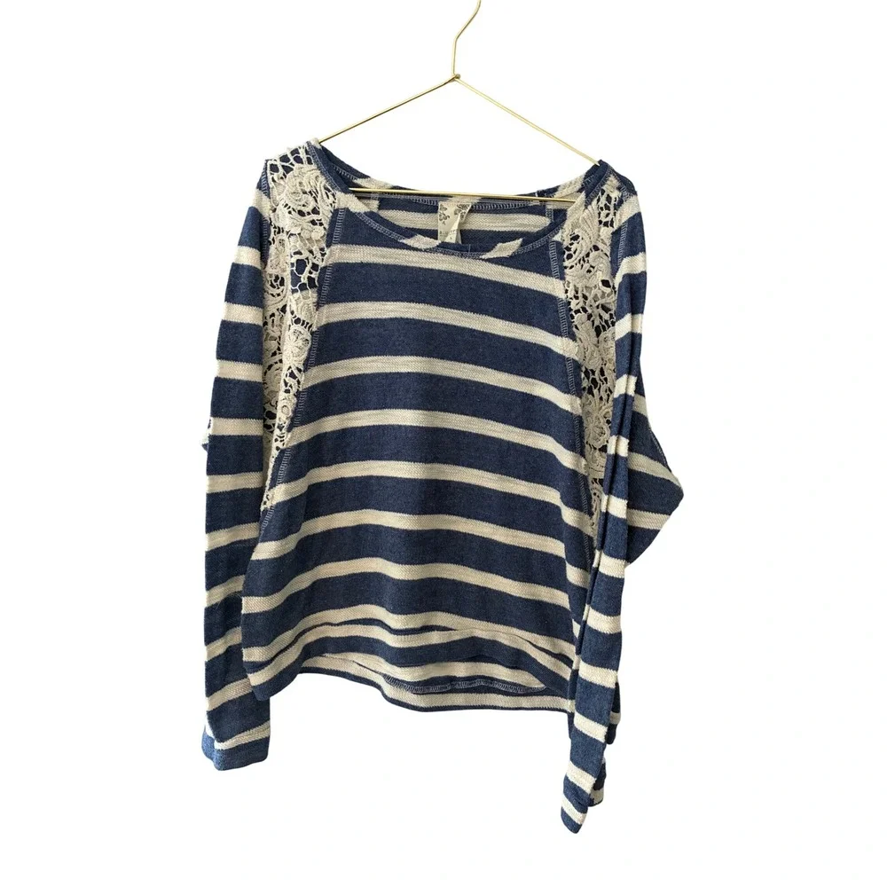 Blu Pepper Blue White Striped Lace Crochet Shoulder Long Sleeve Top Large